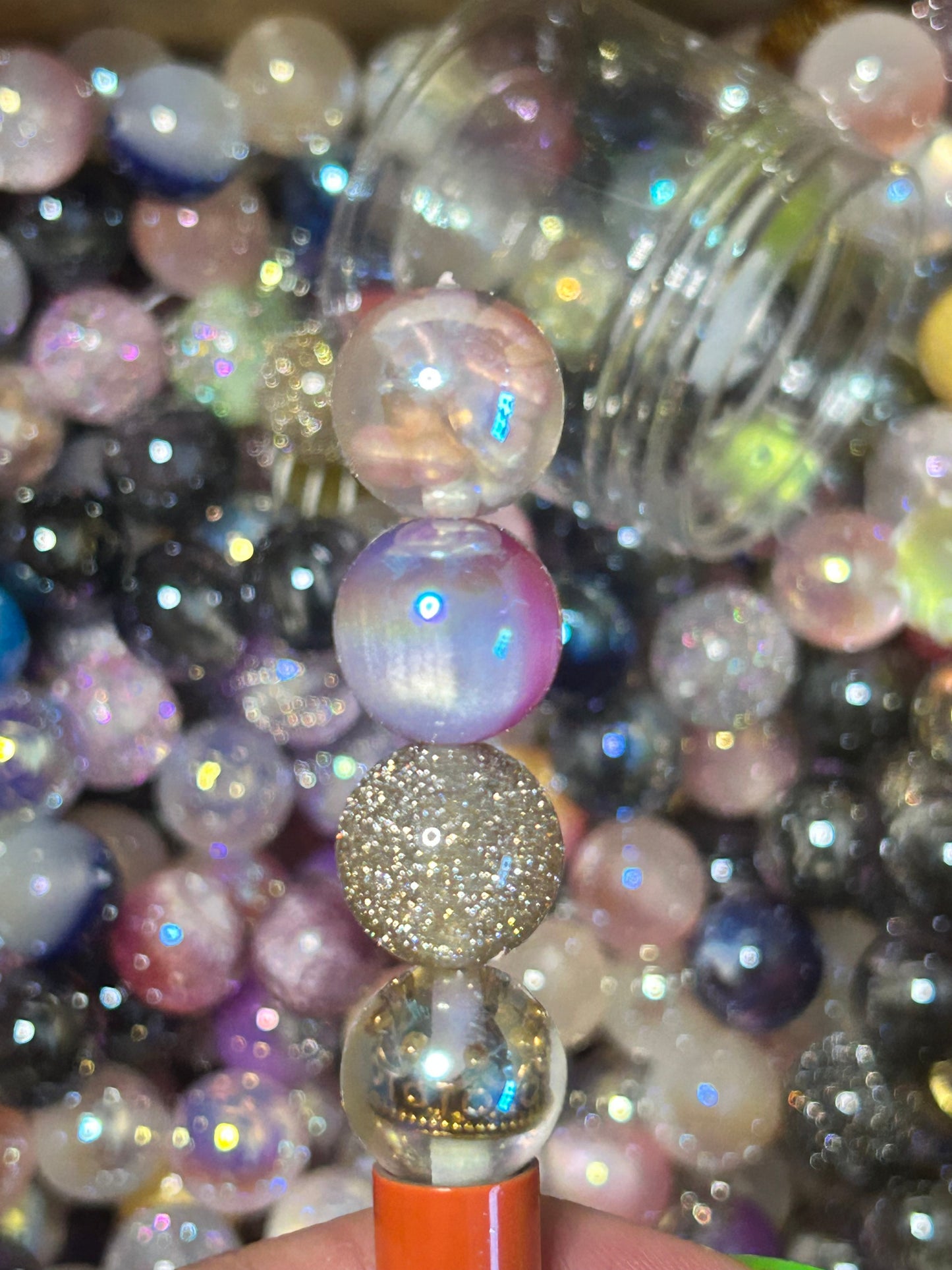 16 MM High Quality Random Bead Scoop – 10 Pieces – UV, Galaxy, Cat Eye, Reflective Glitter, Glitter, Encapsulated Crowns and Beads, Matte Cat Eye Beads for Beadable Pens
