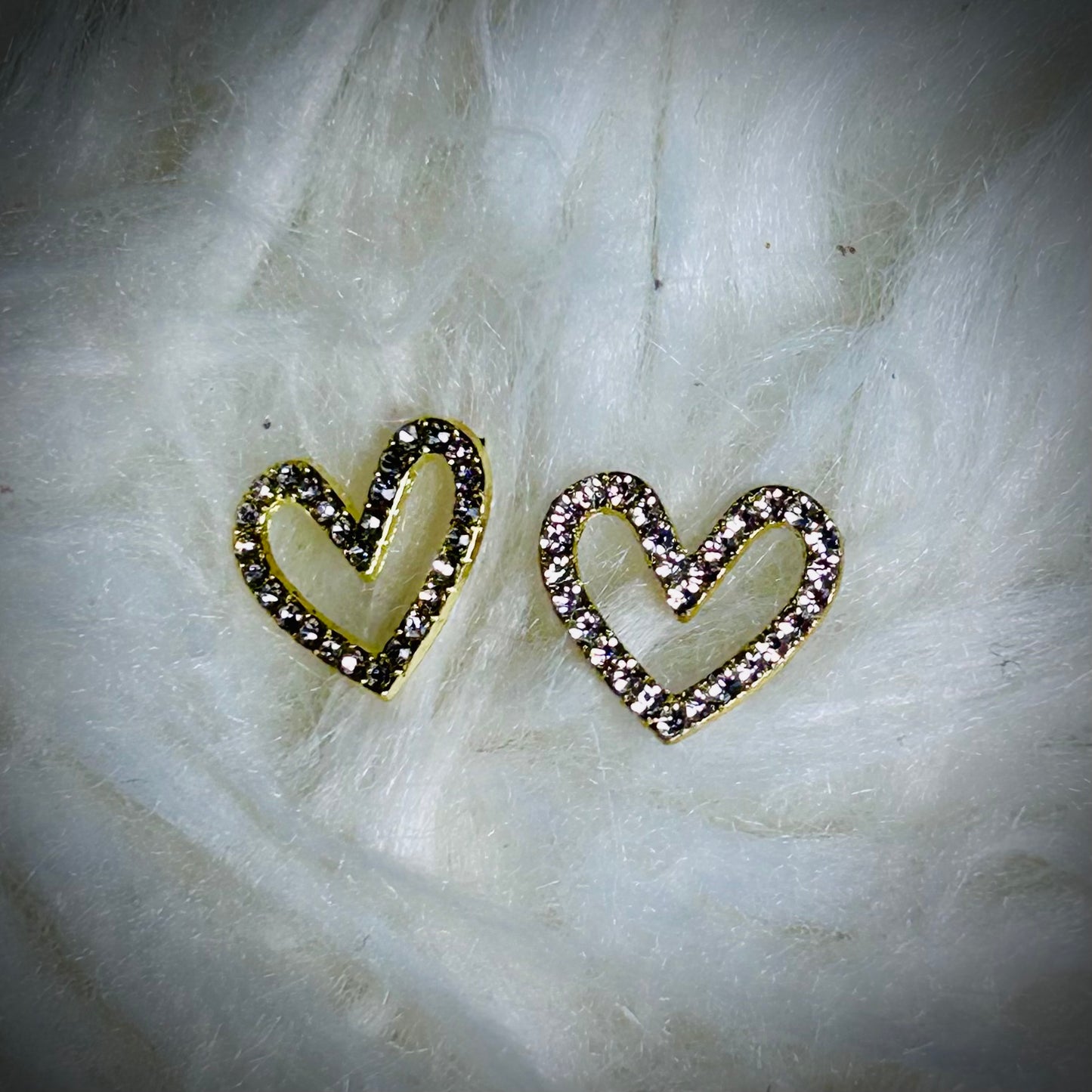 Metal Nail Charm Hearts With Crystals *NEW*