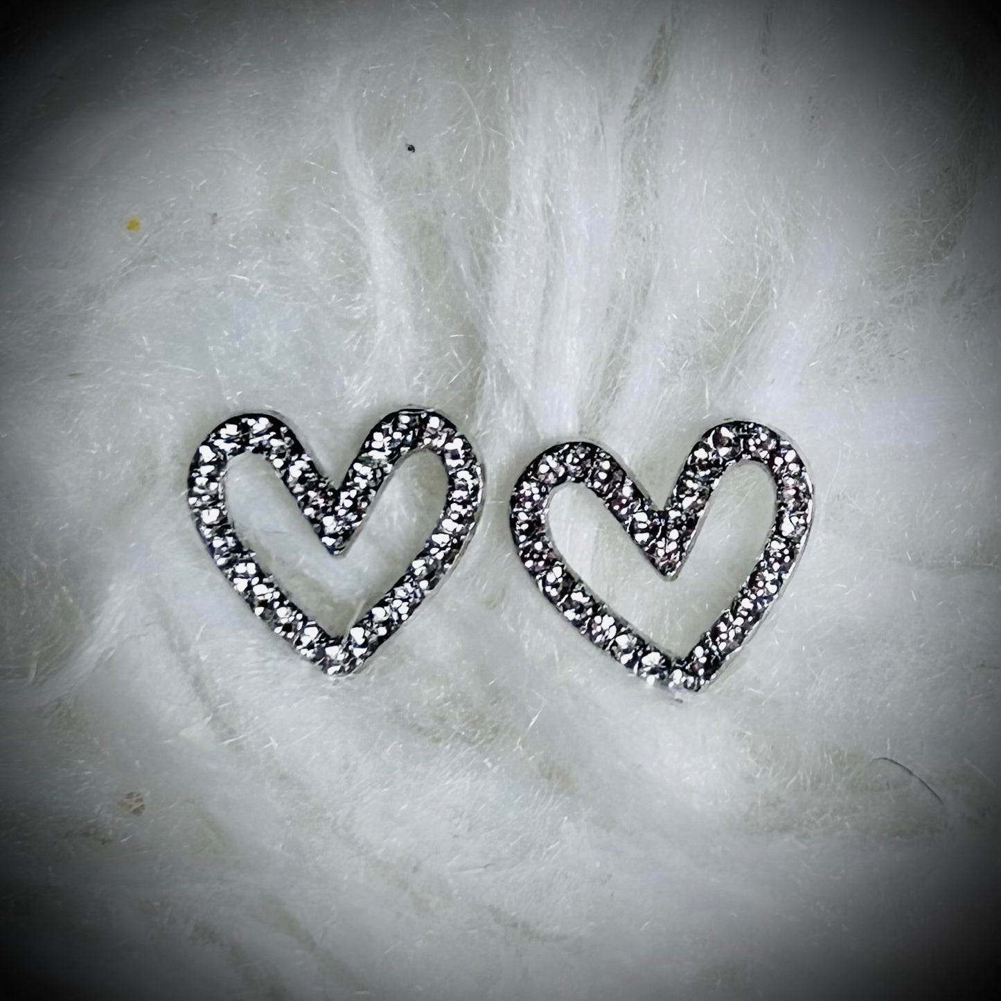 Metal Nail Charm Hearts With Crystals *NEW*