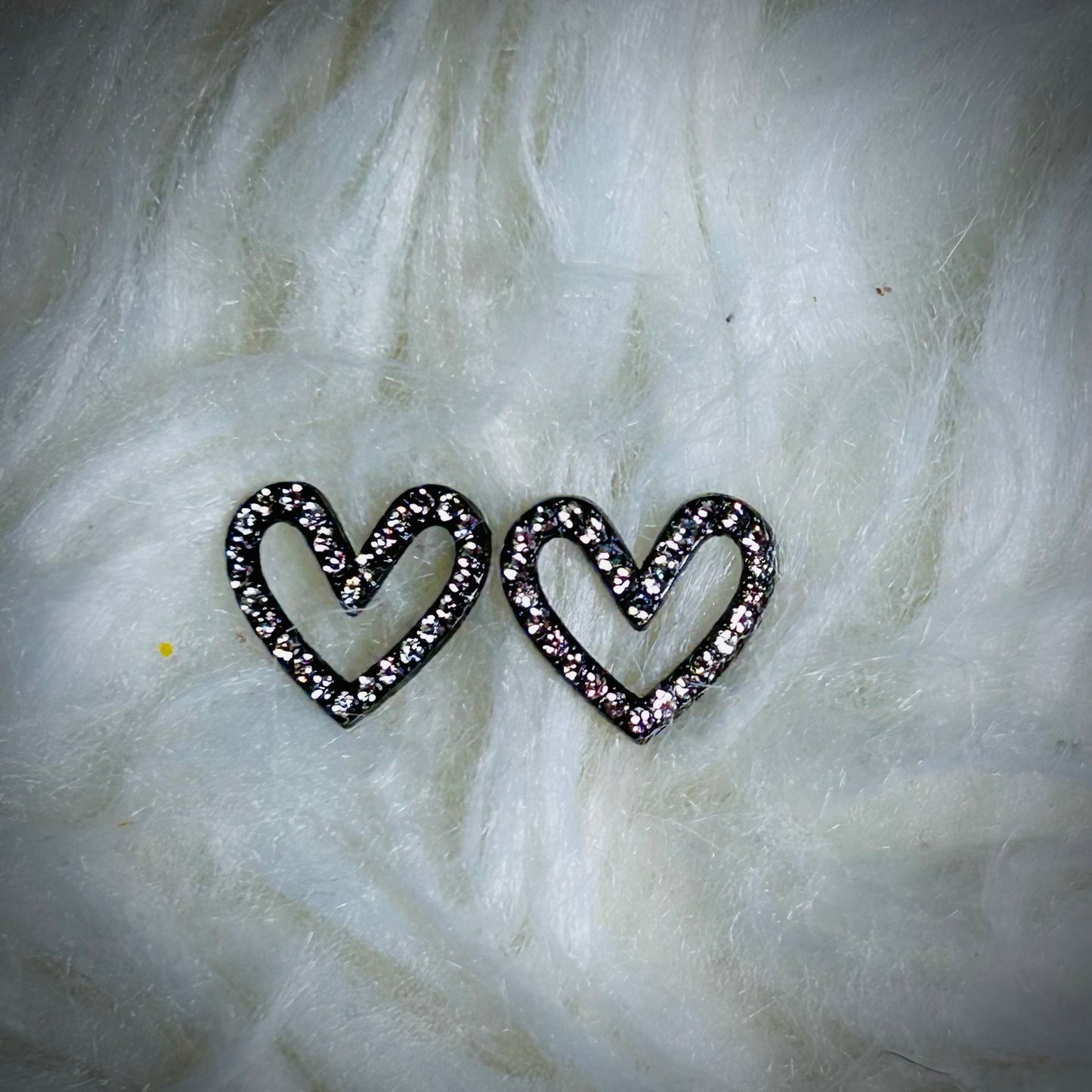 Metal Nail Charm Hearts With Crystals *NEW*